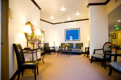 Holiday Inn Long Beach Airport - Holiday Inn Lb Airport Lobby