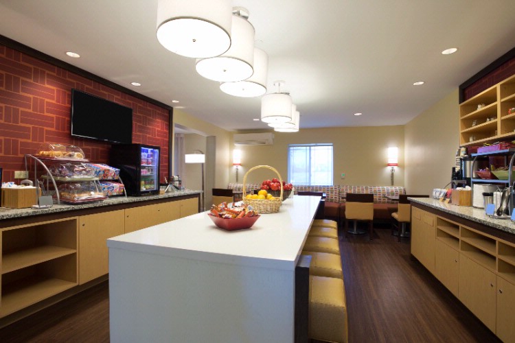 Candlewood Suites - 
