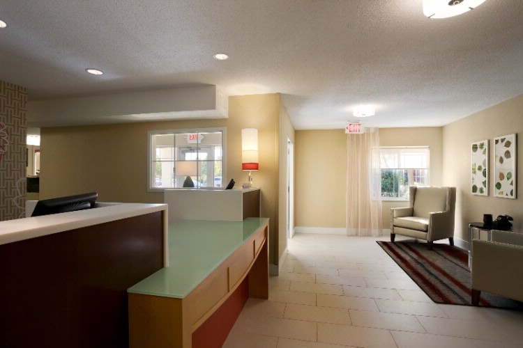Candlewood Suites - 