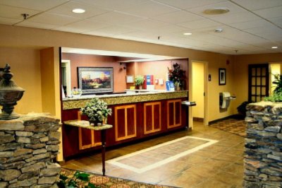 Holiday Inn Express Forsyth - 