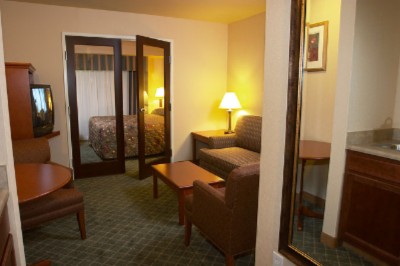 Holiday Inn Express Hotel & Suites Everett / Lynnw - For Those Of You With Family Try Our 2 Room Suites!