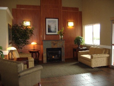 Holiday Inn Express Hotel & Suites Everett / Lynnw - Want To Get Out Of Your Room And Relax By The Fire...enjoy One Of Our Freshly Made Cookies As Well.