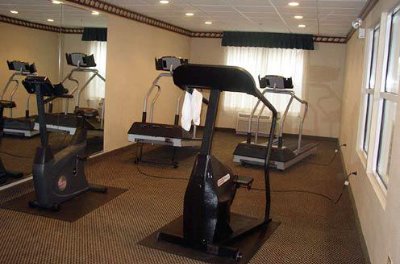 Country Inn & Suites - Excercise Room