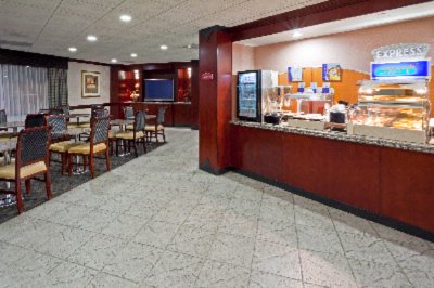 Holiday Inn Express - Lobby Area