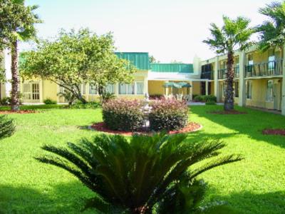 Quality Inn Midtown - 