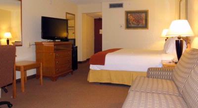 Holiday Inn Express Central - 