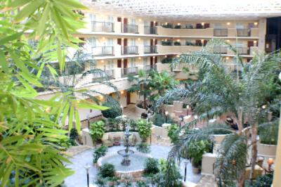 Embassy Suites Hotel Destin at Miramar Beach - Hotel's Atrium