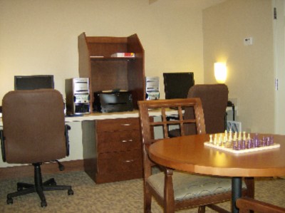 Davenport Staybridge Suites - 24 Hour Business Center Including Complimenatry Highspeed Internet Connection