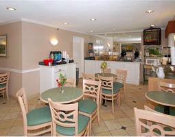 La Quinta Inn & Suites - 