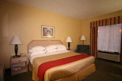 Holiday Inn Exxpress Hotel & Suite - King Bed