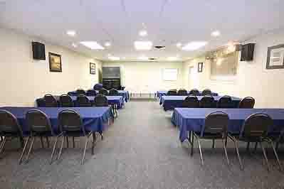 Howard Johnson Hotel Victoria - 