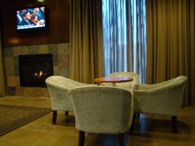Holiday Inn Kci Airport - Comfortable Seating Thoughout Our Hotel For Your Use