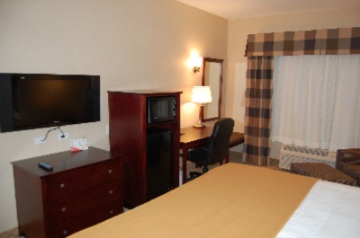 Holiday Inn Express Airport - 