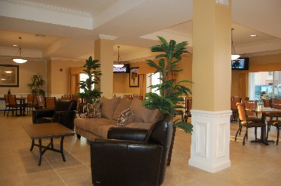 Holiday Inn Express Airport - 