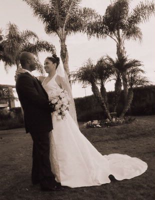 Holiday Inn San Diego Bayside - Bride And Groom On Putting Green