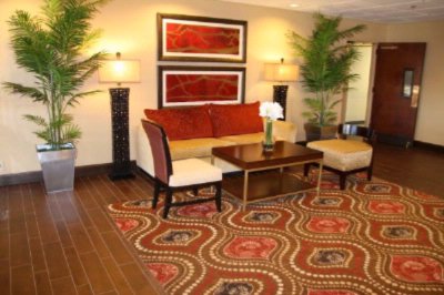 Hampton Inn - Front Desk