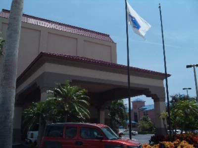 Hampton Inn Rocky Point - Hotel Entrance