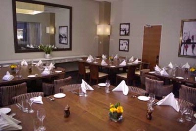 Crowne Plaza London Docklands - Square Room With 4 Tables