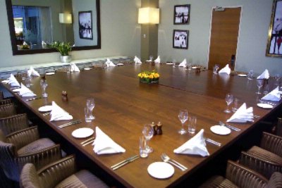 Crowne Plaza London Docklands - Square Room With 1 Large Table