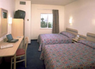 Motel 6 #4230 - Hotel Guest Room