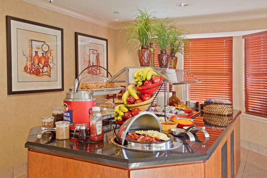 Staybridge Suites Houston Nw Willowbrook - Join Us For A Complimentary Breakfast Or Dinner