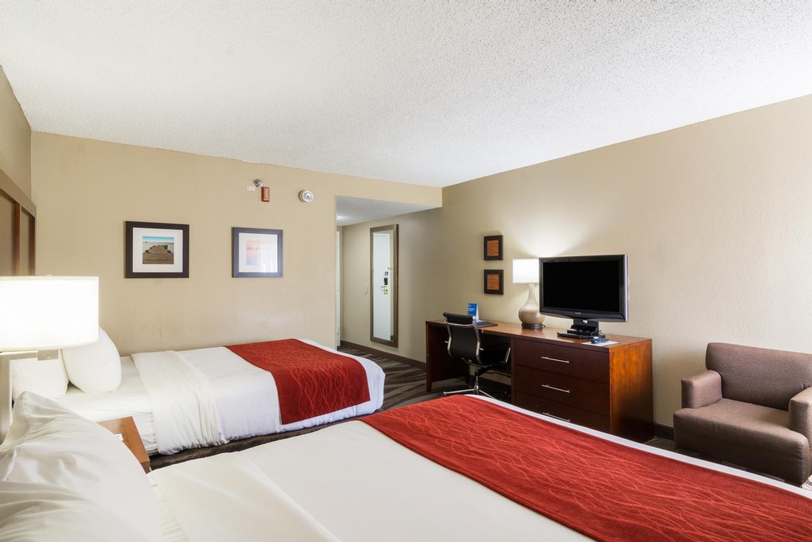 Comfort Inn - King Bed Room