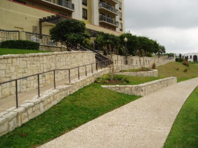 Backsteps Property Towards Riverwalk