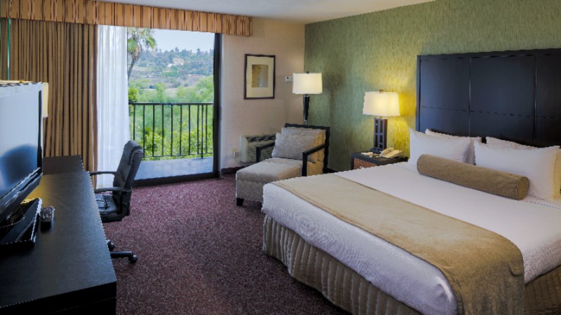 Crowne Plaza San Diego - Spacious 2 Queen Bedrooms