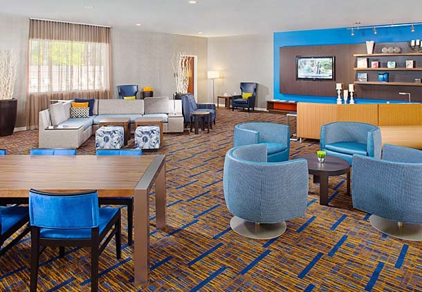 Courtyard by Marriott Vallejo Napa Valley - Outdoor Heated Pool Area
