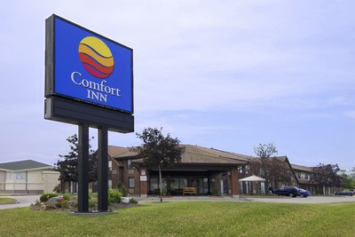 Comfort Inn Oshawa - Hotel Exterior