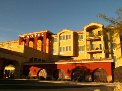 Falcon Ridge Hotel - 