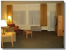 Falcon Ridge Hotel - 