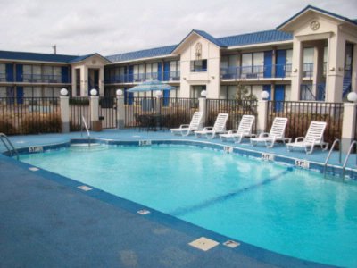 Best Western Hillsboro Inn - Our King Rooms Comfortably Work Or Relax