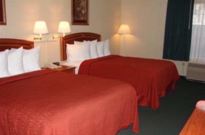 Quality Inn & Suites Airport - Two Queen Beds