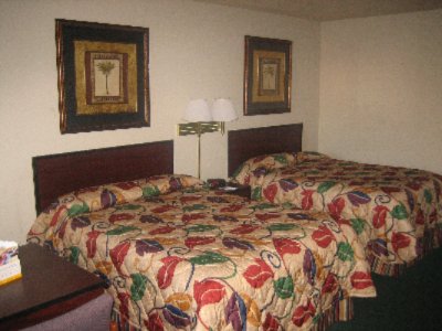 Howard Johnson Inn & Suites - 