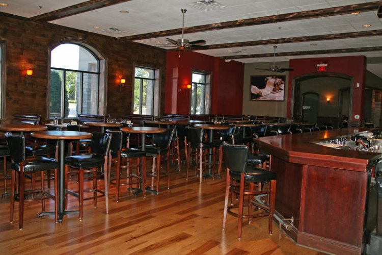Hampton Inn - Dunnhill Steakhouse - Adjacent To Hotel