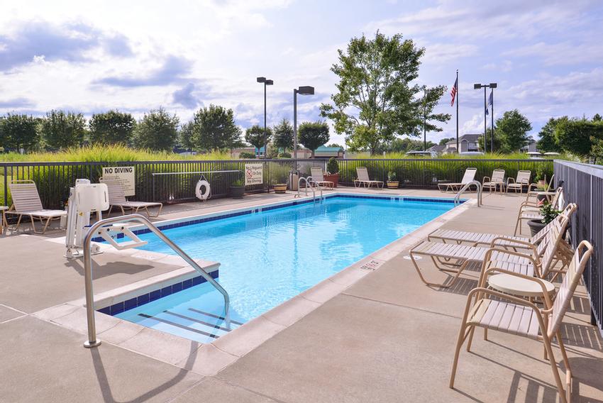 Hampton Inn Farmville Virginia - Our Pool