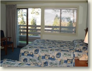 Ship Harbor Inn - 