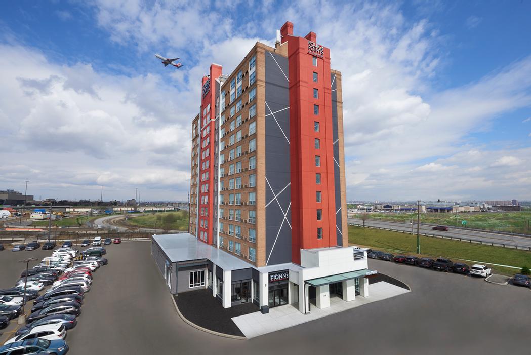 Quality Hotel & Suites Toronto Airport East - 