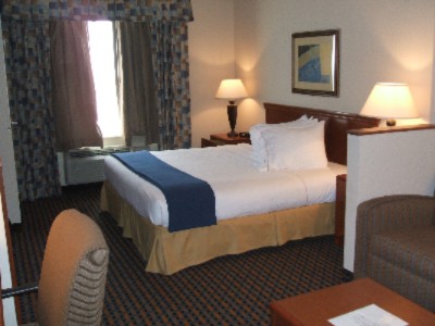 Holiday Inn Express - Holiday Inn Express Dallas Standard Room With A King Size Bed