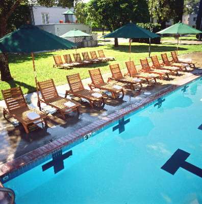 Lion's Gate Hotel - Morning Laps Afternoon Fun Or Evening Relaxation