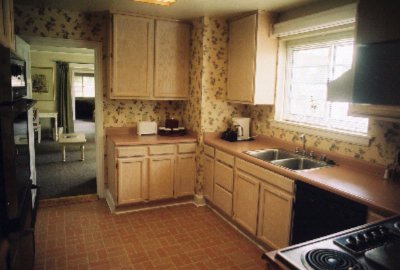 Lion's Gate Hotel - Spacious Kitchens In Our 1 Or 4 Bedroom Family Cottages