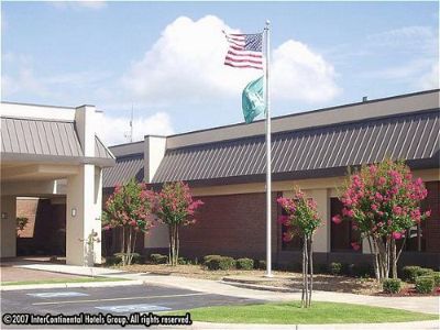 Holiday Inn - 
