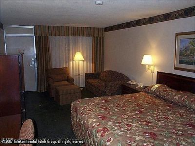 Holiday Inn - 