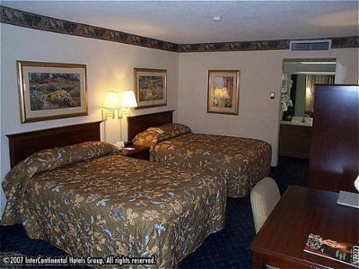 Holiday Inn - 