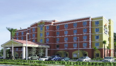 Holiday Inn Express Hotel & Suites