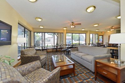 Quality Inn Near Central Park Fredericksburg - Meeting Room