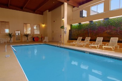 Ramada Hotel & Convention Center - Pool