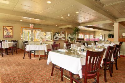 Ramada Hotel & Convention Center - Restaurant