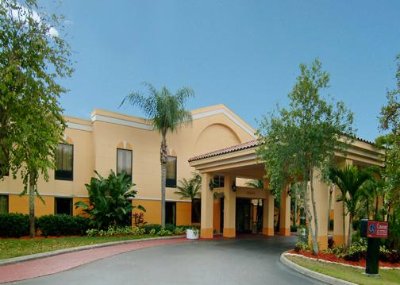 Image of Comfort Suites Airport